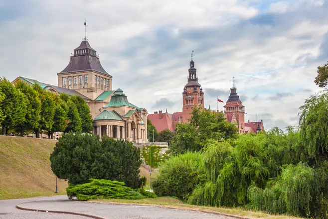 Miasto Szczecin. Widok na Wały Chrobrego.